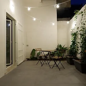 Central Patio Appartamento