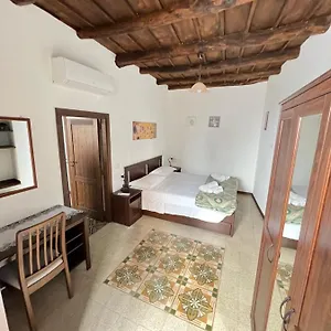 studios-osterio.sicilyhotelsitaly.net/